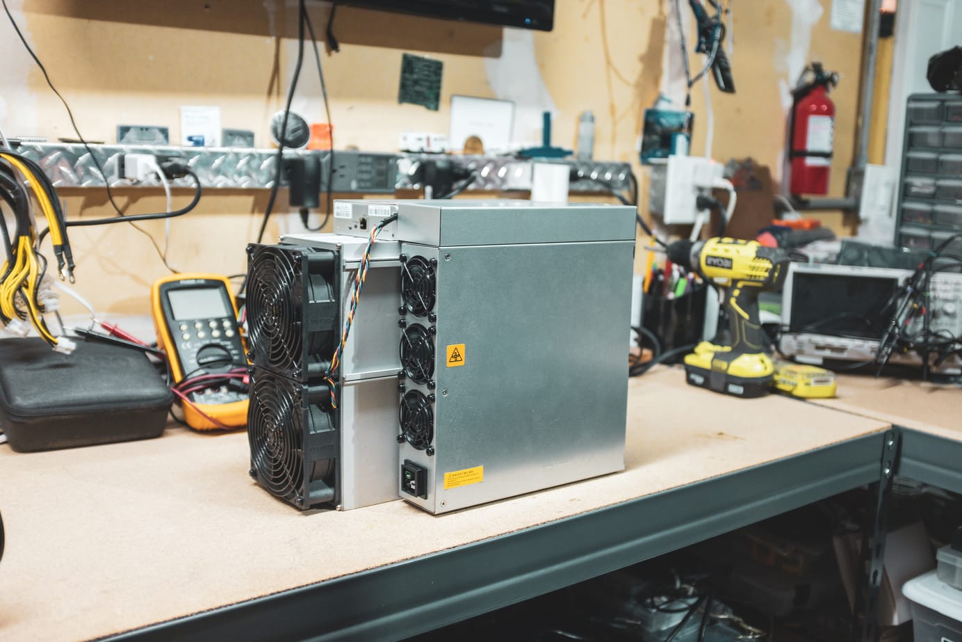 Antminer S21 review