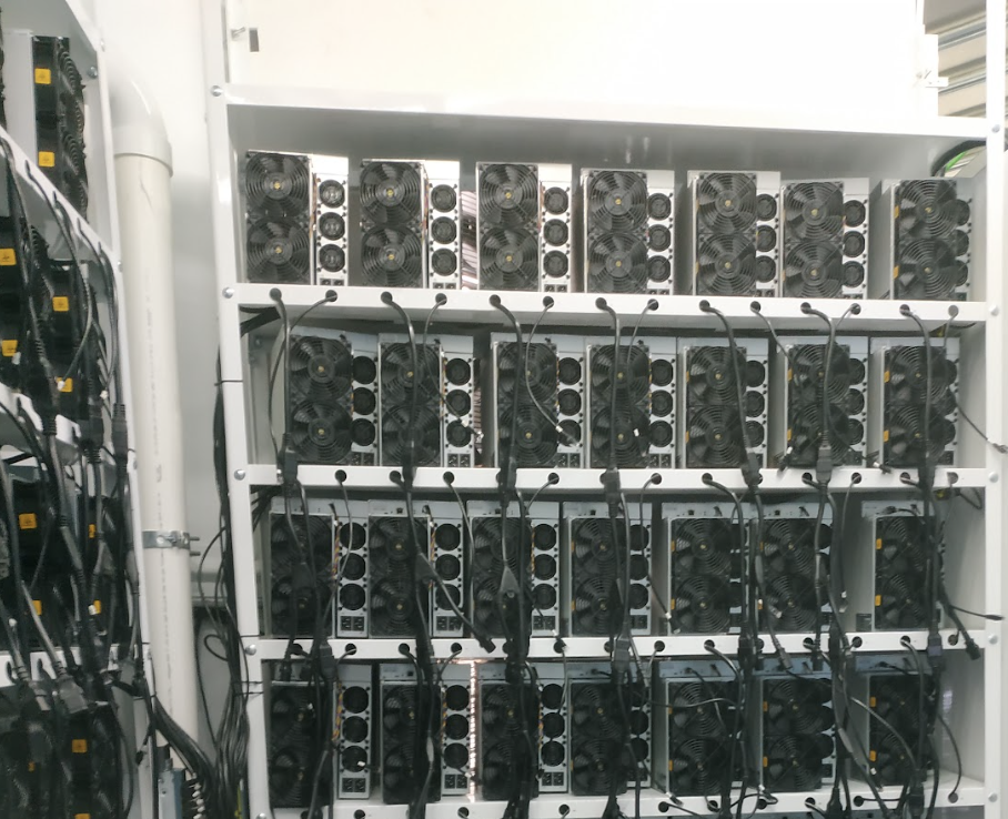 Antminer S19 LuxO